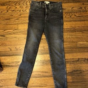 Madewell 10” high rise skinny crop in gray- size 27!